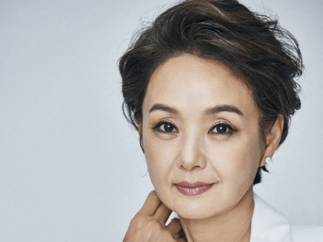 韓国女優ペ・ジョンオクの顔画像